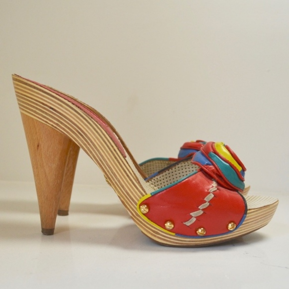 Betsey Johnson leather heels